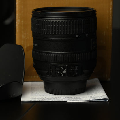 Nikon AF-S NIKKOR 24-85mm f/3.5-4.5 G ED VR ( slight dust internally )