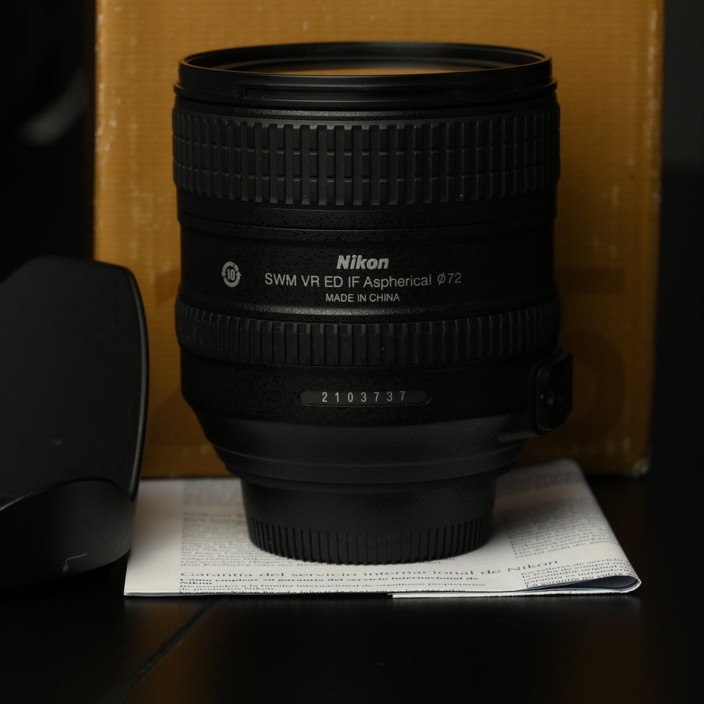 Nikon AF-S NIKKOR 24-85mm f/3.5-4.5 G ED VR ( slight dust internally )