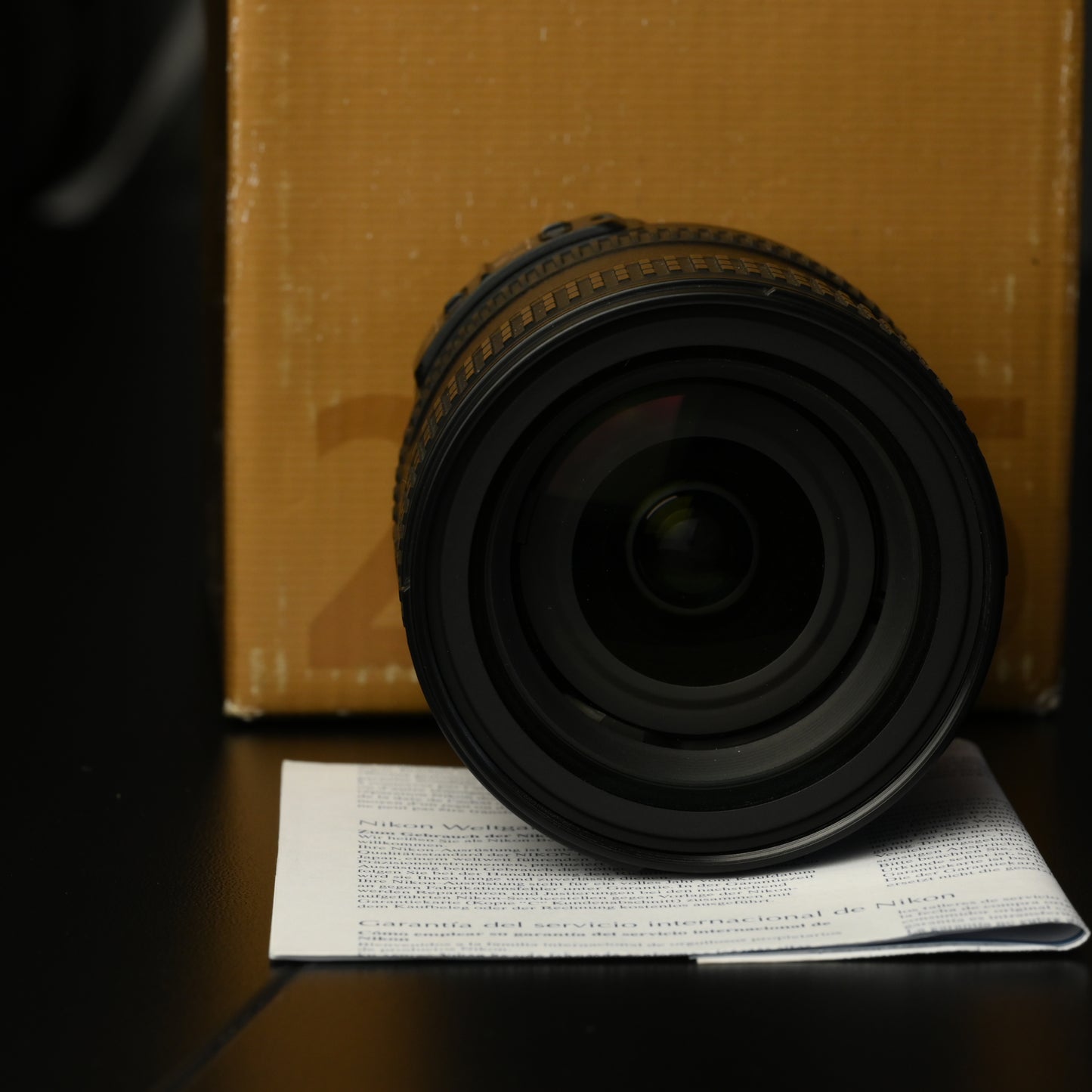 Nikon AF-S NIKKOR 24-85mm f/3.5-4.5 G ED VR ( slight dust internally )