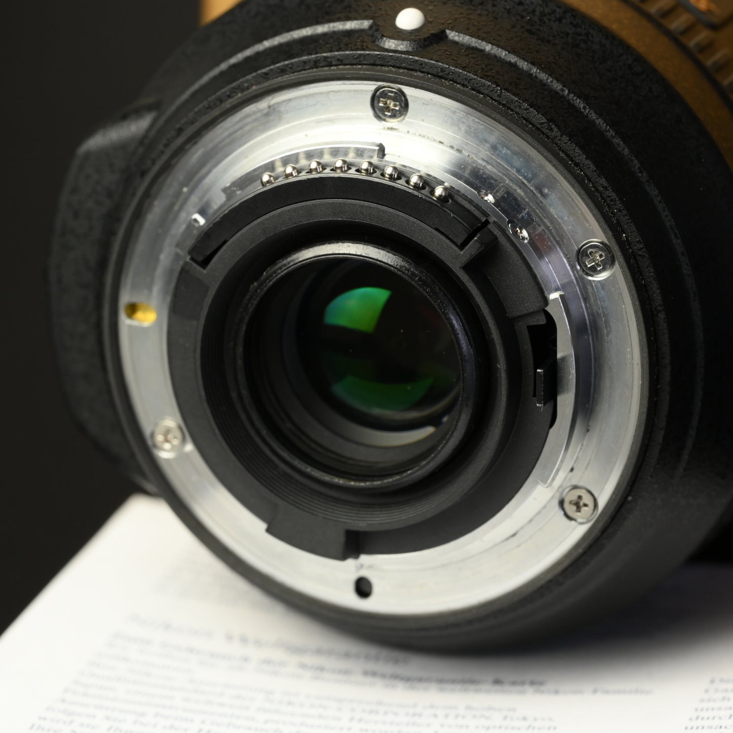 Nikon AF-S NIKKOR 24-85mm f/3.5-4.5 G ED VR ( slight dust internally )